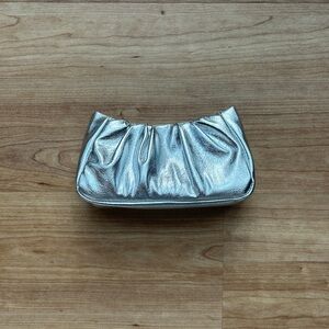 Mango Clutch (Silver)